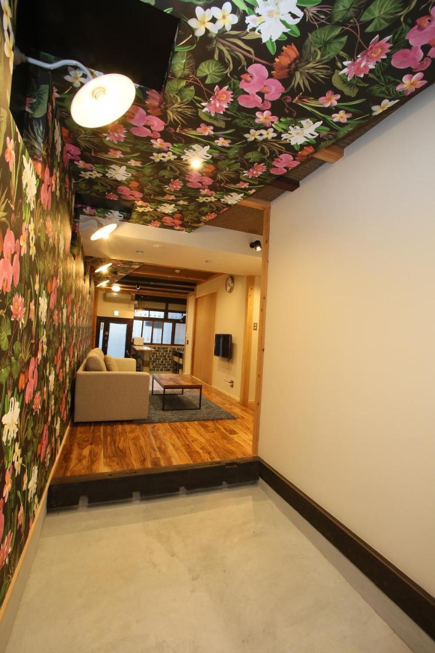 The Wonder At Stay-Machiya Karahori- Осака Екстериор снимка